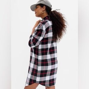GAP Plaid Shirt Dress in Black, Red and White. Flannel with Pockets. Size MP NWT
